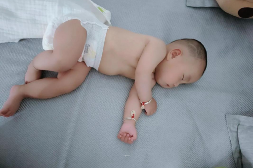 项城3个月宝宝怎么抱